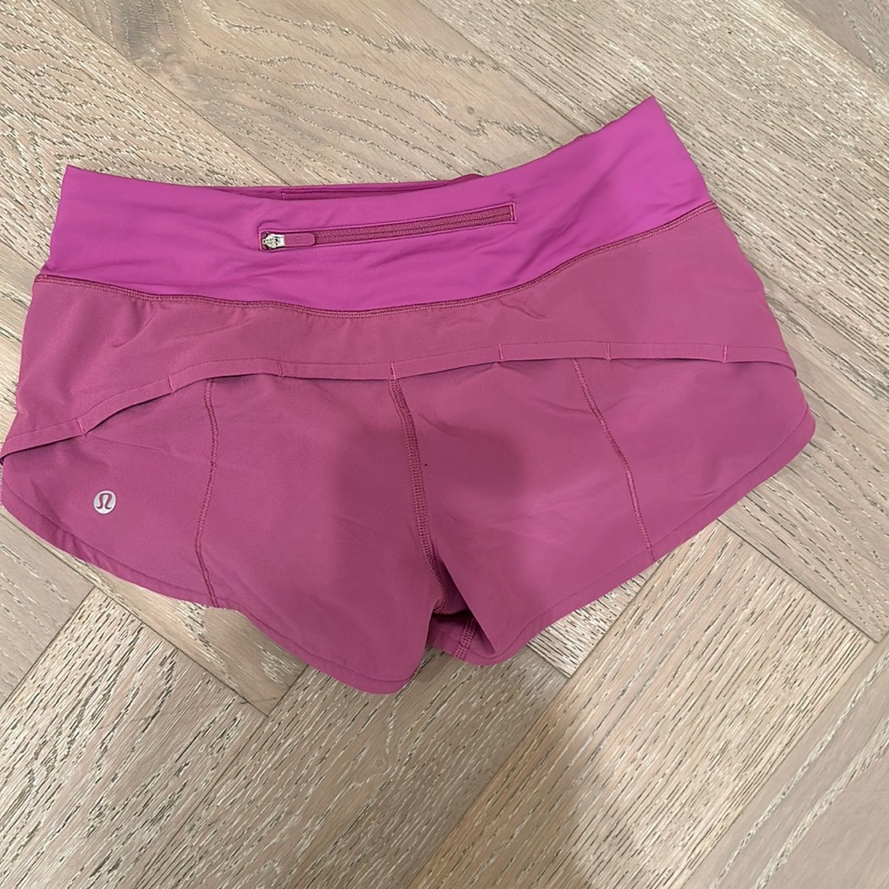 Women’s Lululemon Running Shorts “2.5